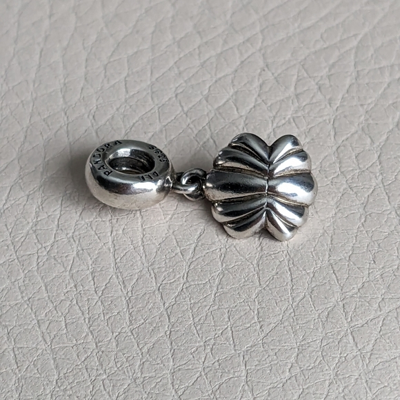 Pandora x Disney Ariel Seashell Charm - Picture 12 of 12